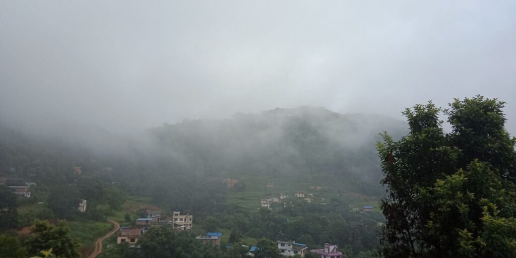 आज तराईको भू-भागमा केही ठाउँमा गर्जन संग वर्षा हुने