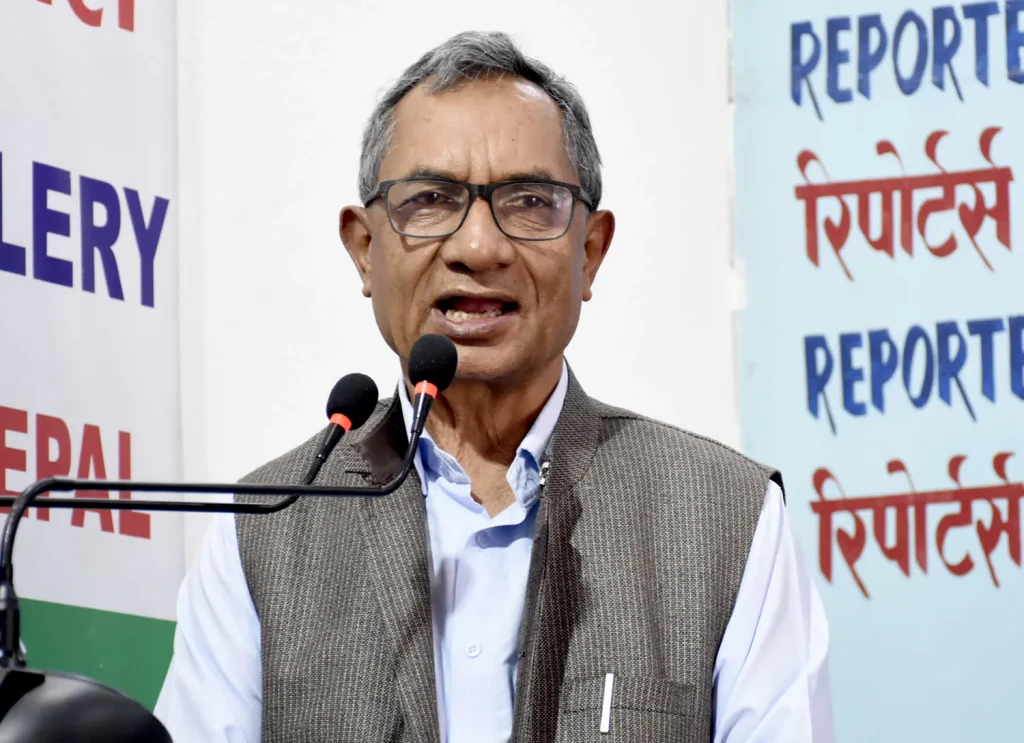प्रचण्डले कांग्रेसलाई धम्की दिनुभएको होइन, दम्भ नदेखाउन भन्नुभएको होः दीनानाथ शर्मा
