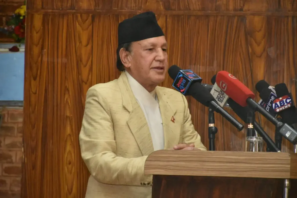 चीन जाँदै परराष्ट्रमन्त्री खड्का