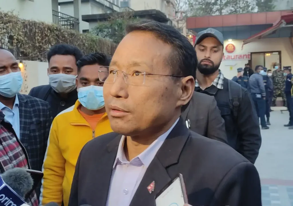 प्रचण्डलाई प्रधानमन्त्री बनाउने ‘किङ्मेकर’ वर्षमानको सिंहदरबारको यात्रामा ब्रेक, खुमलटारसँग सम्पर्कविहीन !