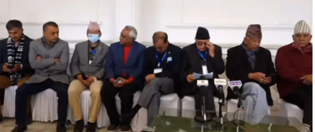 लैनचौरमा शेखर र गगनमध्ये एकजनालाई उभ्याउने गरी छलफल, ११ बजे पुनः सामूहिक बैठक बस्दै