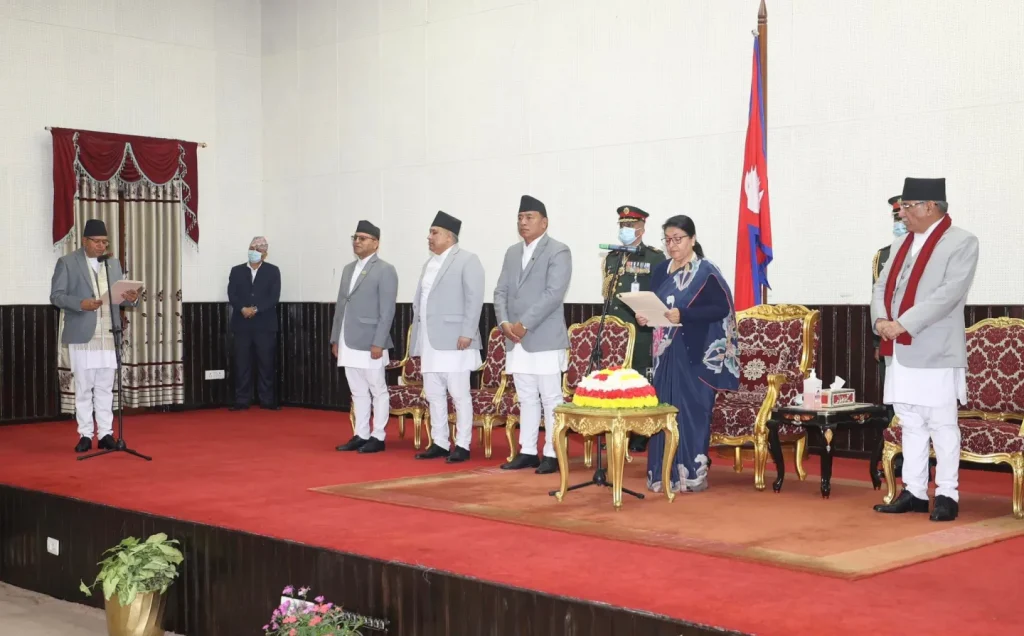 सभामुखले लिए शपथ