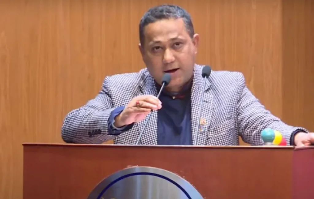 शिक्षा क्षेत्रमा ठूलो संरचना निर्माण गर्नुपर्नेछ : शिक्षामन्त्री खनाल