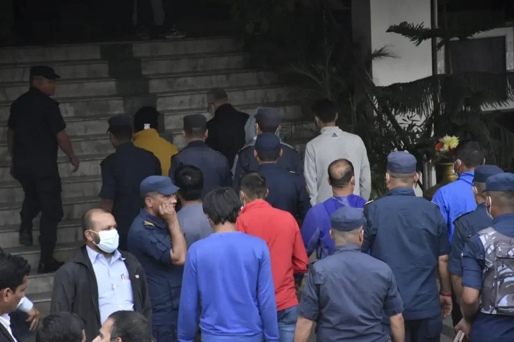 नक्कली भुटानी शरणार्थी प्रकरण : पक्राउ परेका अभियुक्तहरुलाई जिल्ला अदालत काठमाडौंमा पेश गरियो