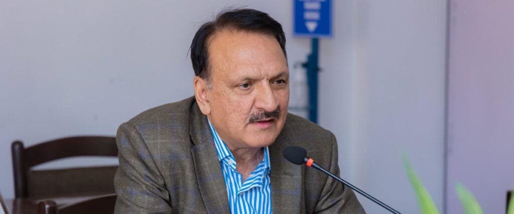 देशमा अथाहा अवसर छ युवाले त्यसको उपयोग गर्नुपर्छ : अर्थमन्त्री महत