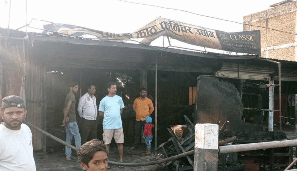 नेपालगञ्जमा सात पसलमा आगलागी, लाखौँको क्षति