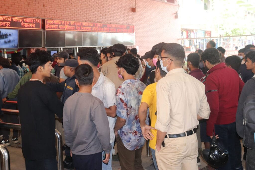 अग्रिम टिकट बुकिङ : रोजेको मिति र खोजेको सिट दिदैनन् काउन्टरका कर्मचारी