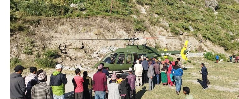 शिशु जन्माउन नसकेपछि हेलिकोप्टरमार्फत उद्धार