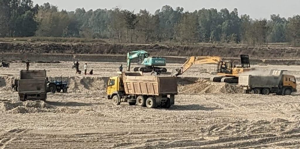 रातु नदी उत्त्खननविरुद्ध सर्वोच्चको अन्तरिम आदेश बदर माग गर्दै बर्दिवास नगरको सर्वोच्चमा रिट
