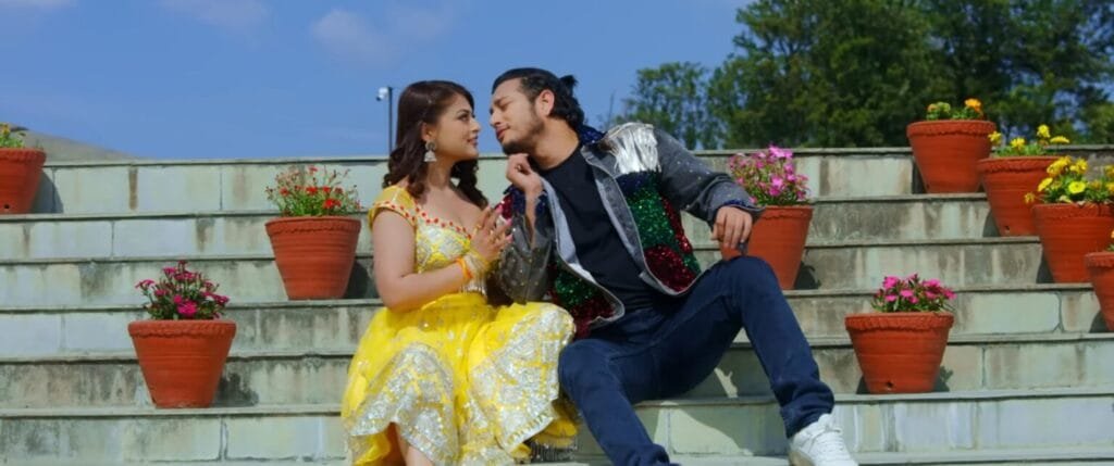 राजको ‘चट्ट रुमालमा’ मा पुष्प र शिल्पाको रोमान्स (भिडियो)