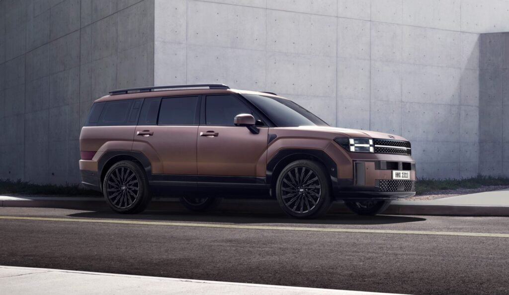 SANTA FE named 2025 Car of the Year as Hyundai dominates Carwow awards
