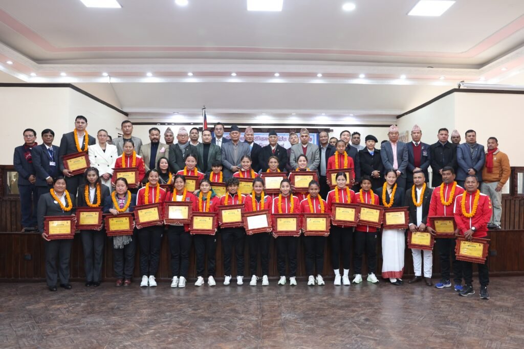प्रधानमन्त्रीद्वारा अन्तराष्ट्रिय पदक बिजेता खेलाडीलाई पुरस्कार प्रदान