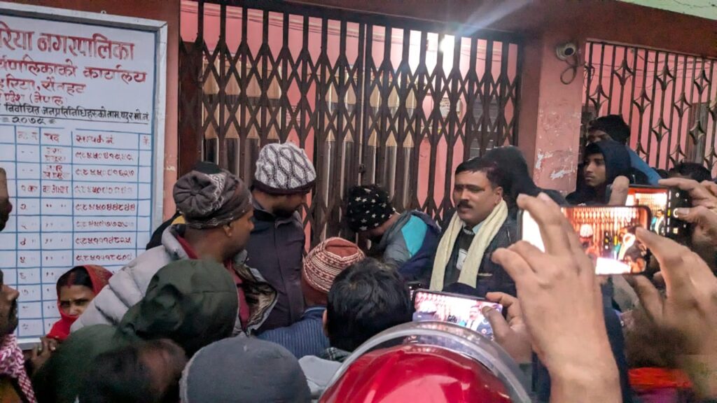 एक महिना पछि कटहरिया नगरपालिकाको ताला