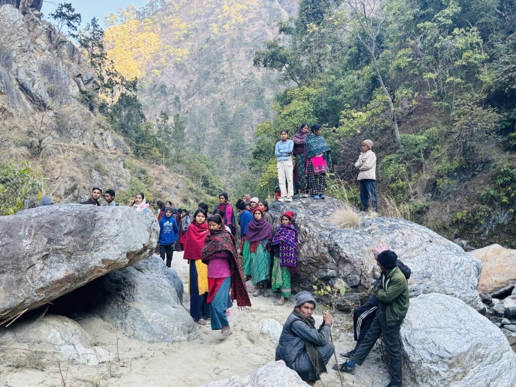 अछाममा दुई किशोरीको मृत्यु प्रकरण : तीन दिनसम्म घटनाबारे डिएसपी ‘मौन’