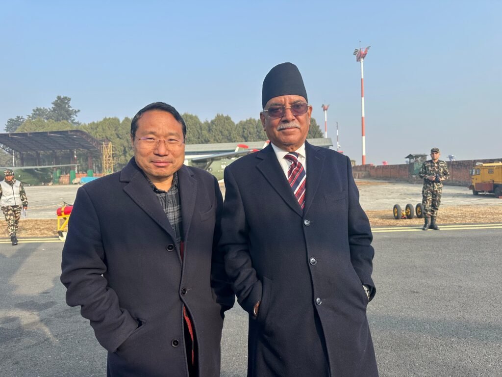 वर्षमानलाई लिएर तेह्रथुम जाँदै पुष्पकमल दाहाल ‘प्रचण्ड’, आज र भोलि आठराईमा बिताउने