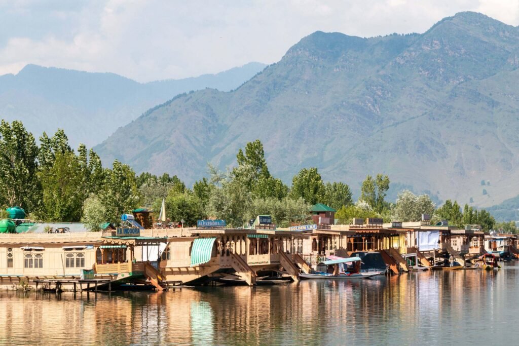 कश्मीरमा ‘रहस्यमय रोग’, १७ जनाले गुमाए ज्यान गुमाएपछि गाउँ नै सिल