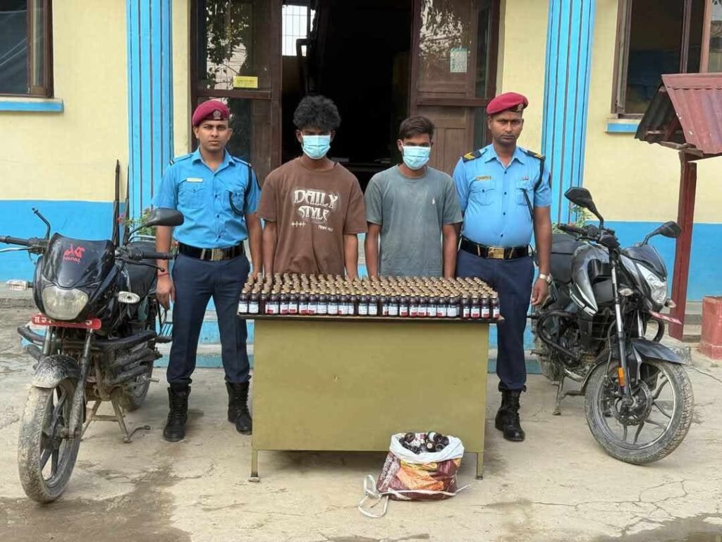 सिरहामा भारी मात्रामा लागू औषधसहित २ पक्राउ