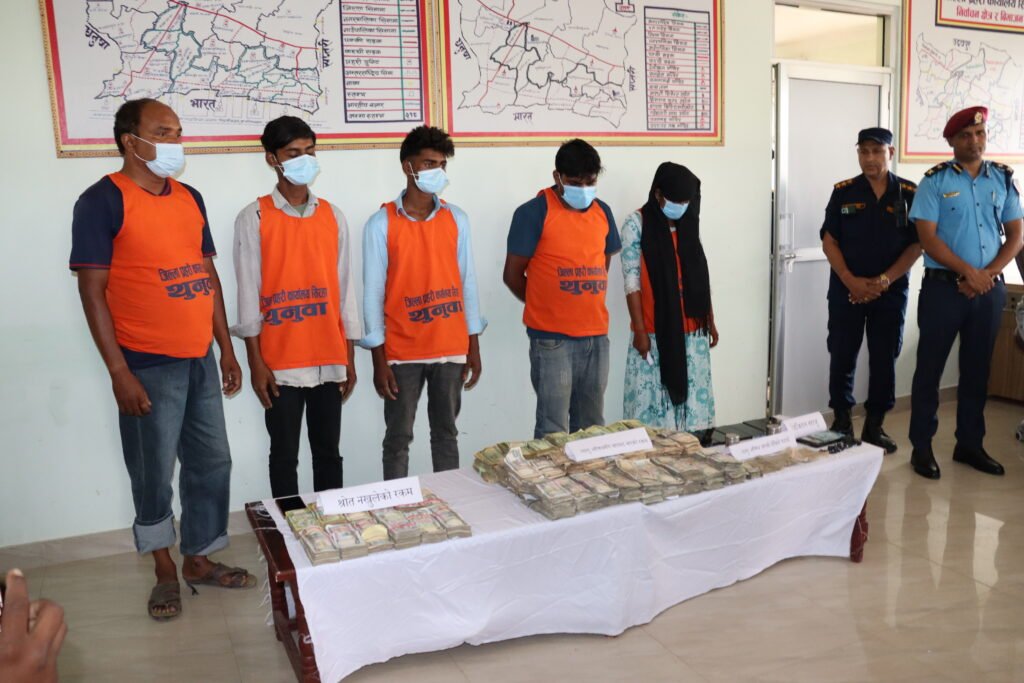 सिरहामा लागुऔषध कारोबारीको घरबाट ५४ लाख रुपैयाँ बरामद