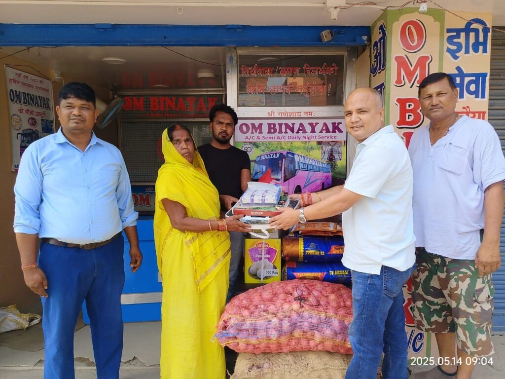 असहायका छोरीको विवाहमा पत्रकार पौडेल दिए बिहेका सामाग्री र भाेजखर्च