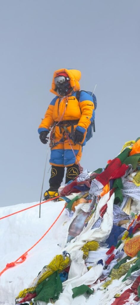 शेर्पा बिना सगरमाथा चढेकी पहिलो नेपाली महिला : पार्वति जोशीको साहसिक सफलता