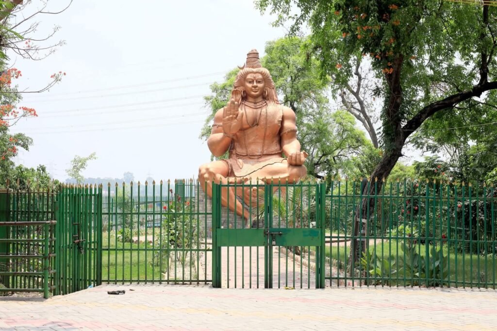 नुनथर महादेवस्थान अब्यवस्थित बन्दै, भक्तजन निराश