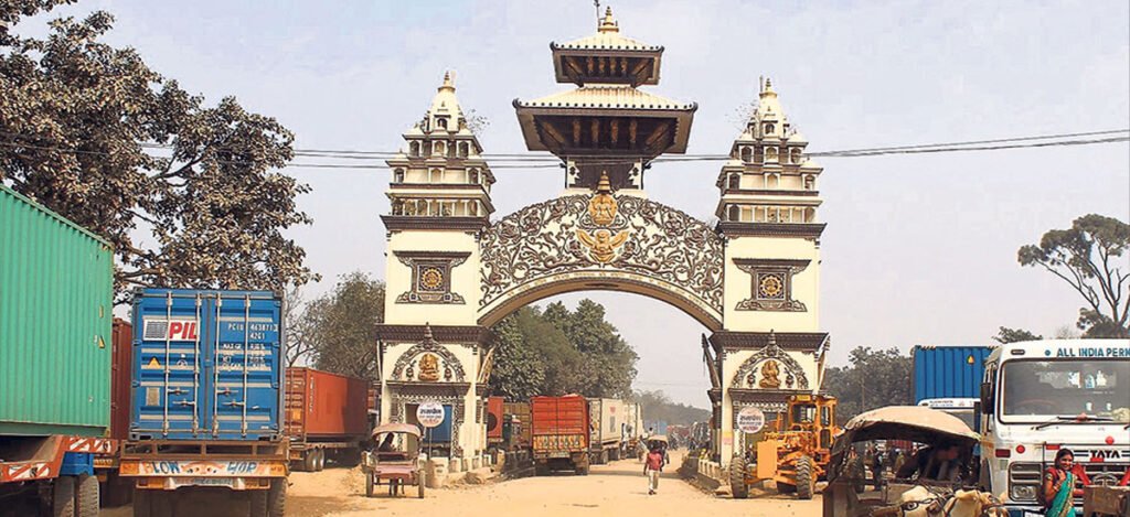 वीरगञ्ज भन्सारमा रोकिए १४ सयभन्दा बढी मालवाहक सवारी