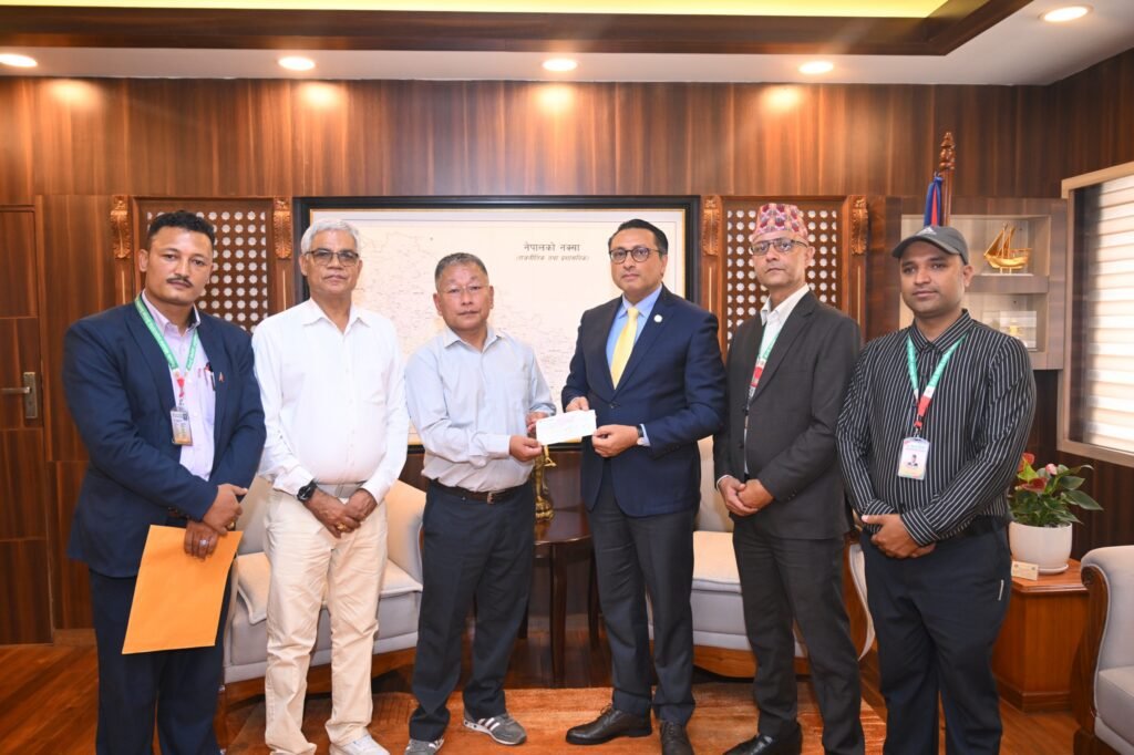 विपद् प्रभावितको सहयोगमा नेरूडे मिर्मिरे,उद्धार कोषमा २८ लाख २० हजार योगदान