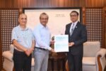 ऋद्धि सिद्धि र सौर्य सिमेन्टद्धारा बाढीपीडितका लागि १ करोड १ लाख सहयोग