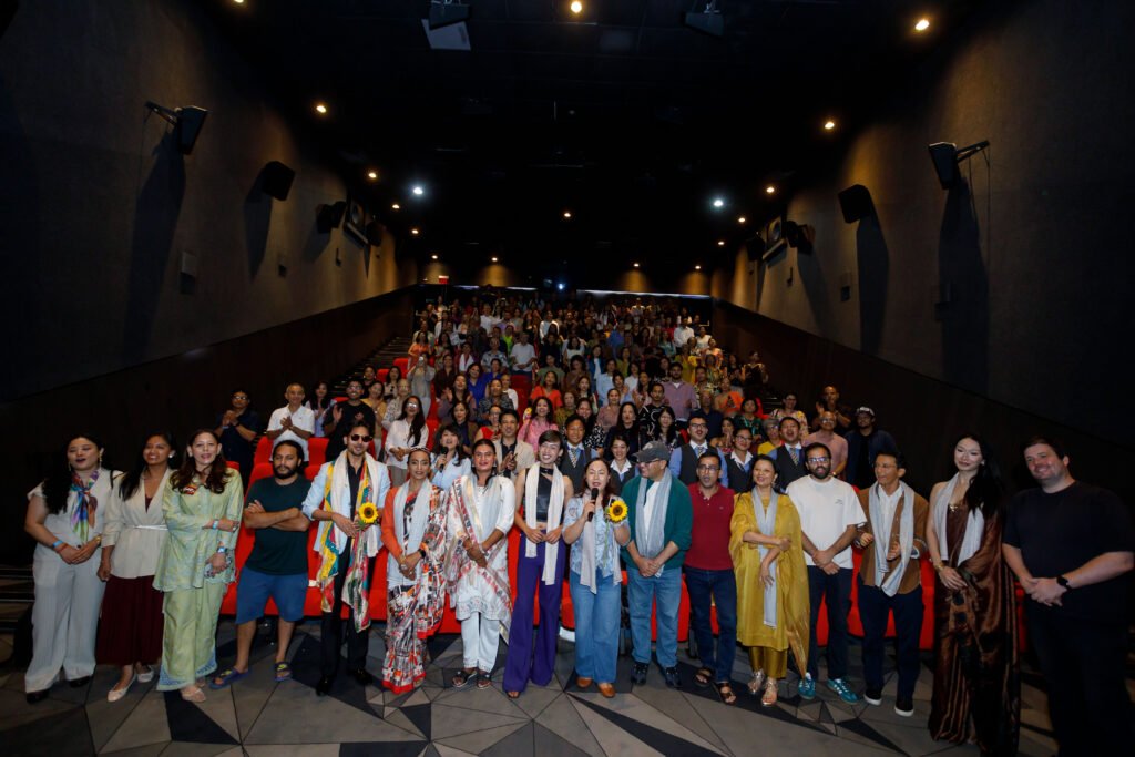 कान्स विजेता चलचित्र ‘तिनीहरूः एलिफेन्ट्स इन द फग’ देशभर प्रदर्शनमा, विशेष प्रदर्शनको आम्दानी बाढी प्रभावितका लागि