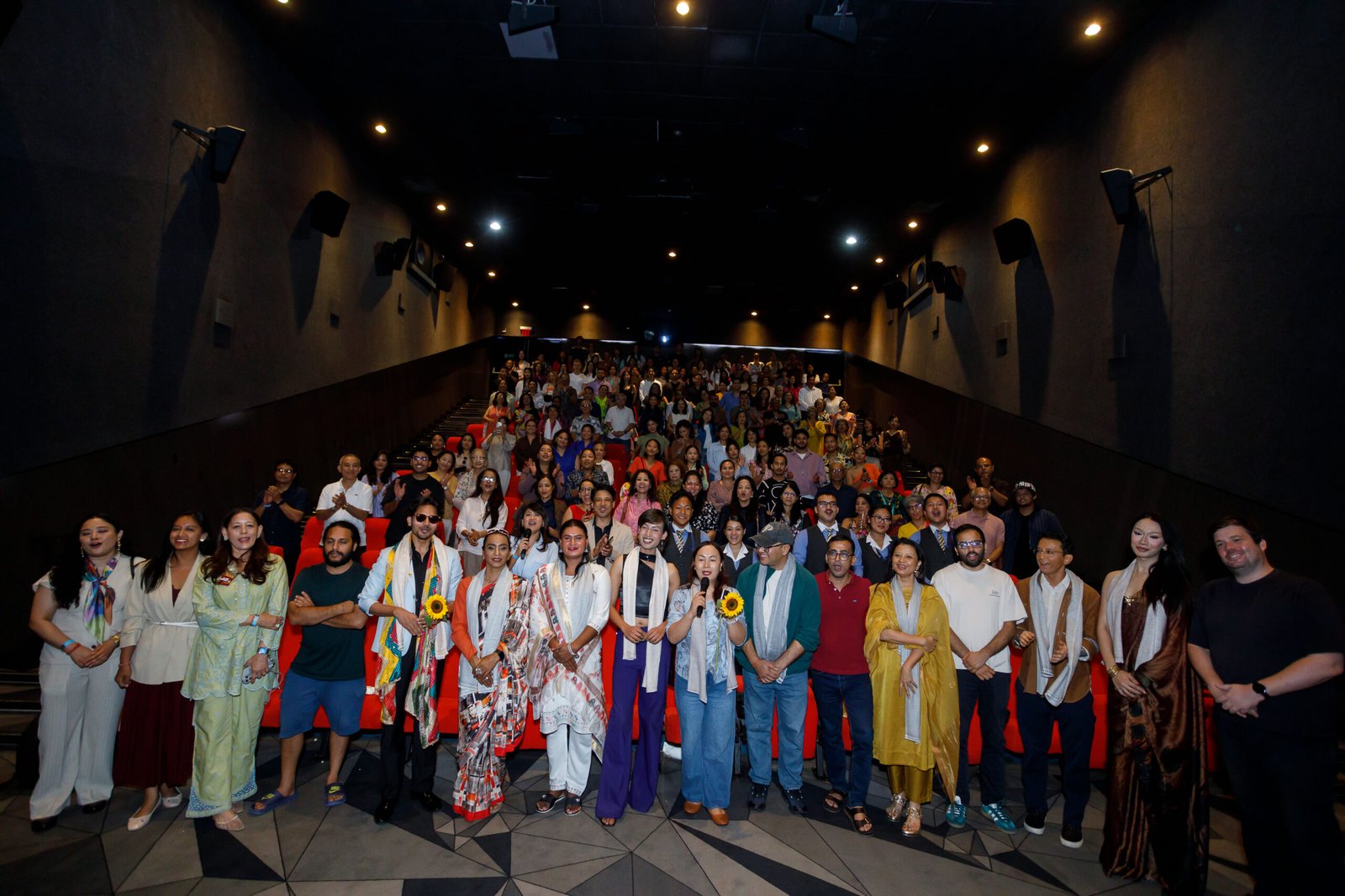 कान्स विजेता चलचित्र ‘तिनीहरूः एलिफेन्ट्स इन द फग’ देशभर प्रदर्शनमा, विशेष प्रदर्शनको आम्दानी बाढी प्रभावितका लागि